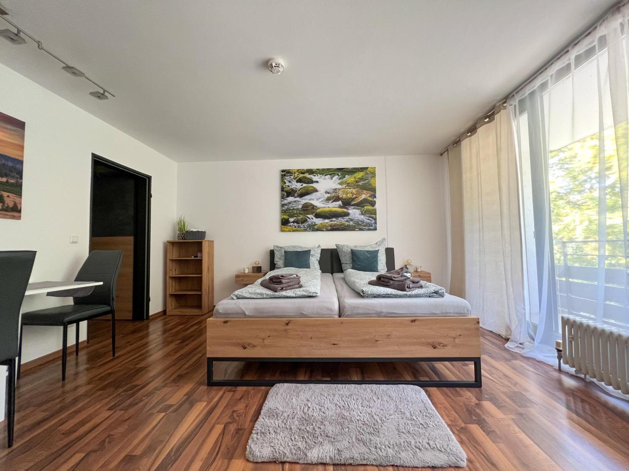 Apartment Helle Am Waldrand - Mit Balkon, Pool & Sauna *