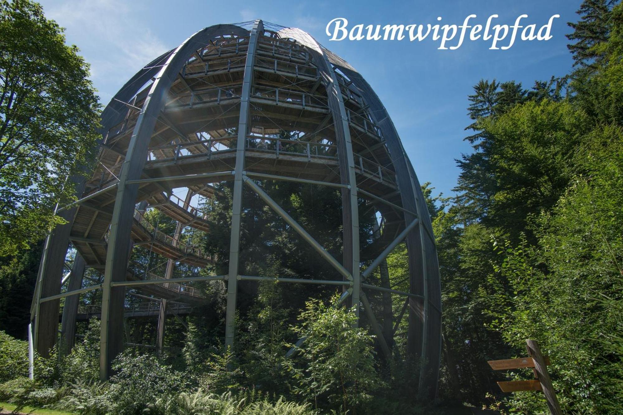 Helle Am Waldrand - Mit Balkon, Pool & Sauna *