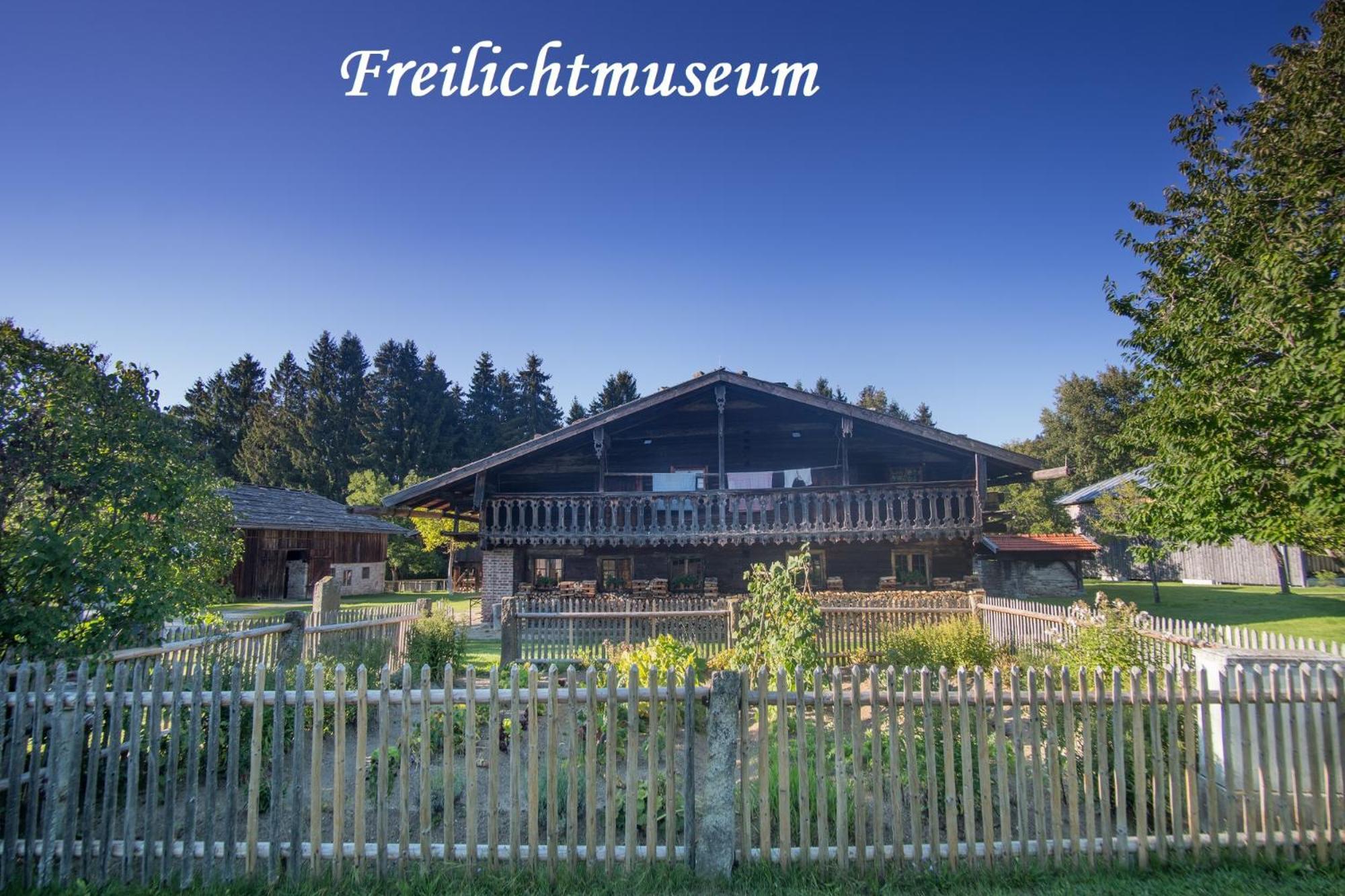 Helle Am Waldrand - Mit Balkon, Pool & Sauna Appartamento Freyung